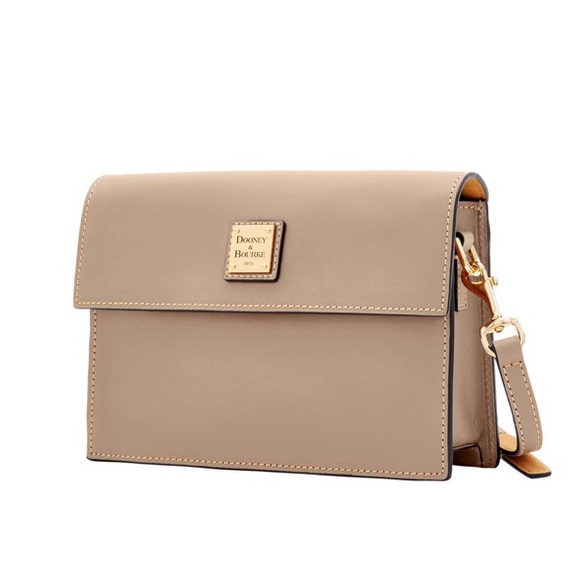 *SOLD* Dooney & Bourke East/West Leather Crossbody - Picture 2 of 7